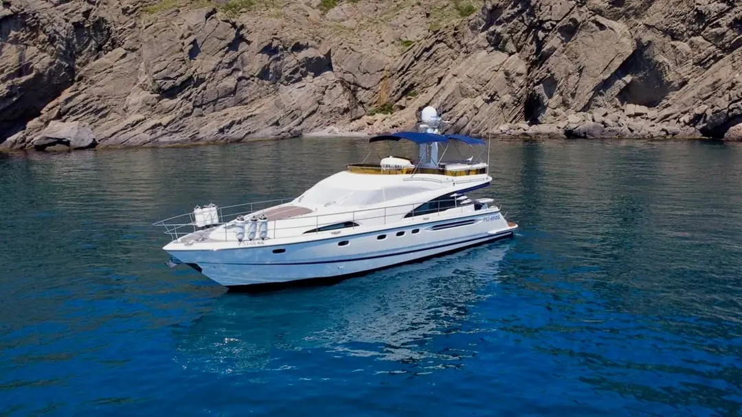 Яхта Fairline squadron 58