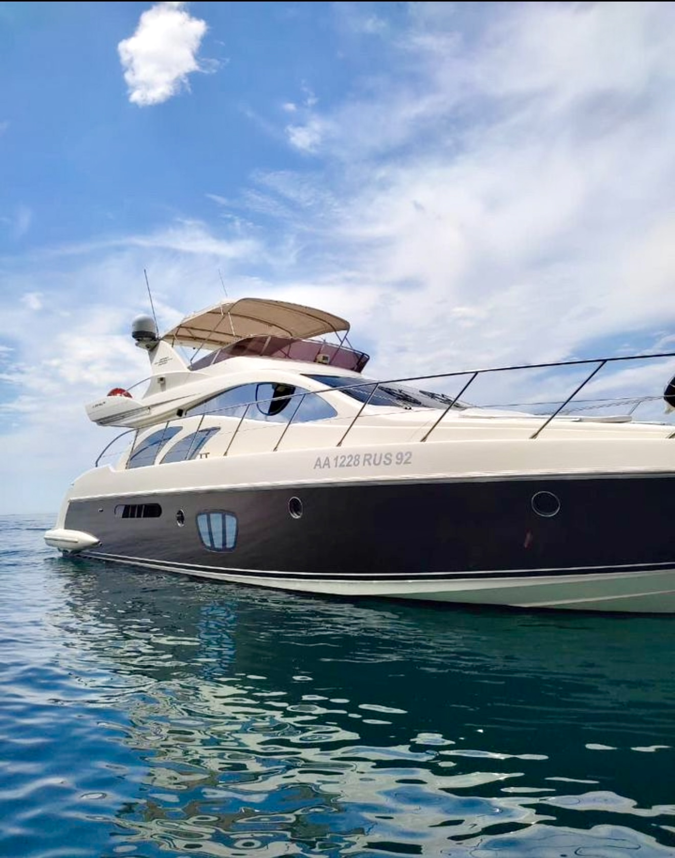Яхта Azimut 55
